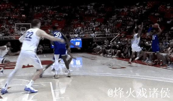 埃斯-贝利全场投篮9中3,三分4中1得到7分2篮板3助攻 埃斯-贝利全场投篮9中3,三分4中1得到7分2篮板3助攻