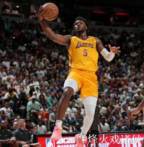 皮尔斯评湖人太阳比赛：最后四分钟是本赛季比赛智商最低的